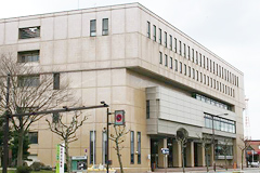 会場となった秋田市文化会館の外観